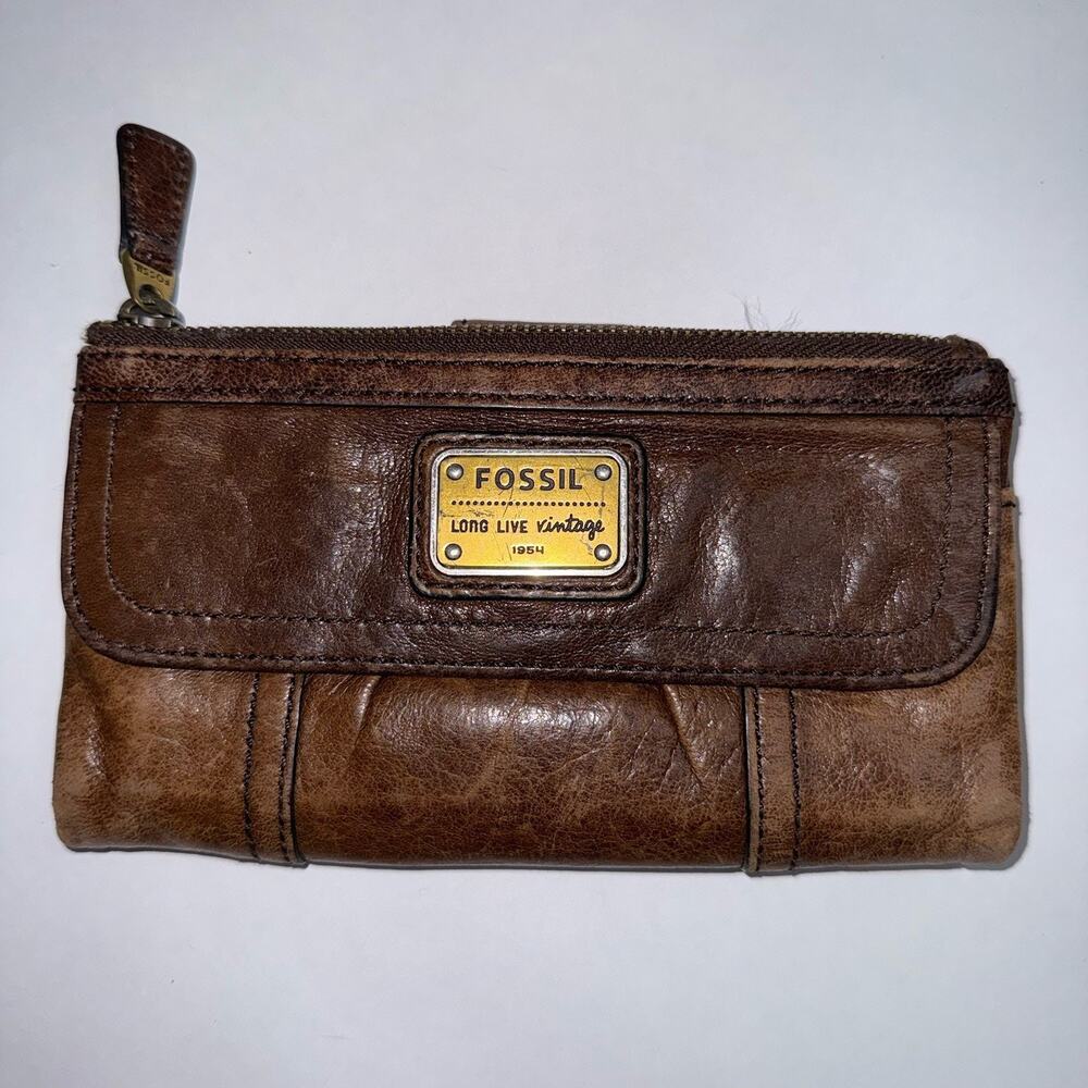 Fossil Women’s Rare Long Live Vintage 1954 Bifold Top Zip Wallet